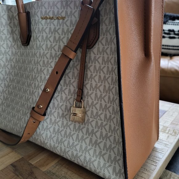 Timeless Michael Kors Monogram White and Brown Leather Tote Crossbody Bag - Picture 1 of 11
